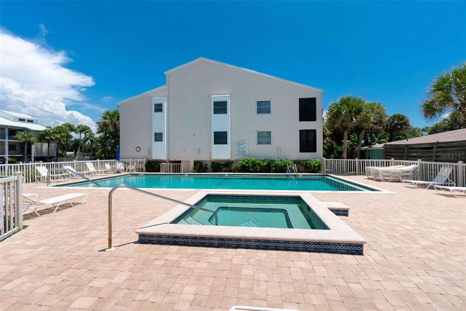 PELICAN LANDING BLDG A - Residential