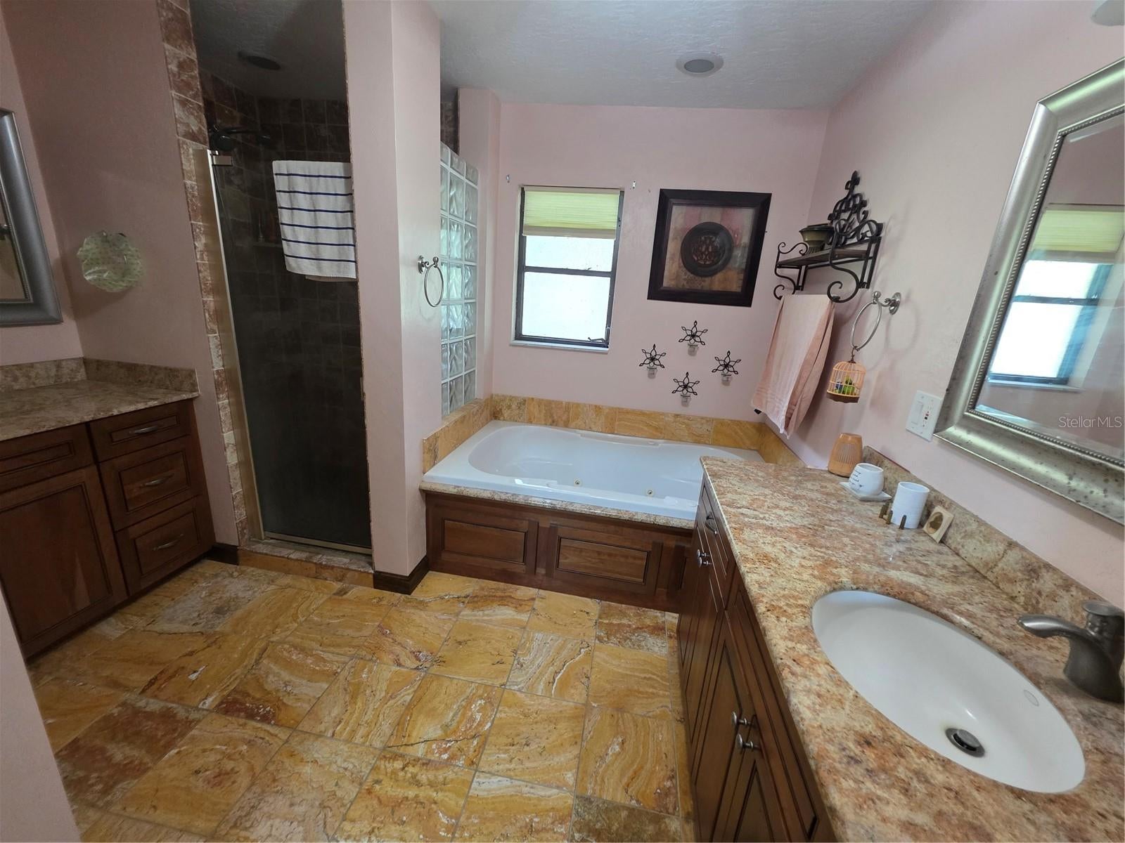 PAULAND ACRES - Residential