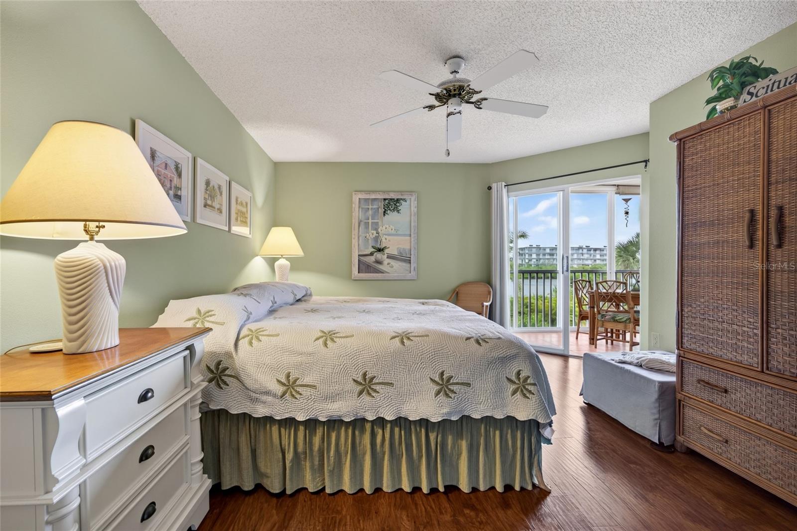 LEMON BAY BREEZES PH 02 BLDG B - Residential