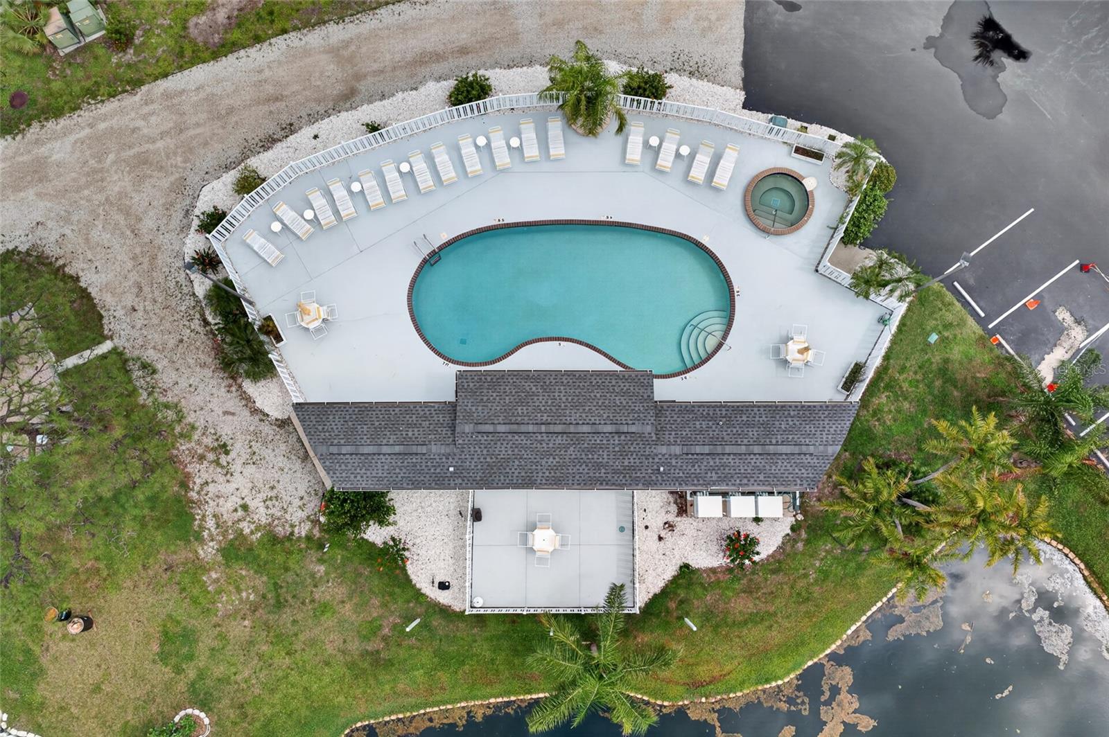 LEMON BAY BREEZES PH 02 BLDG B - Residential