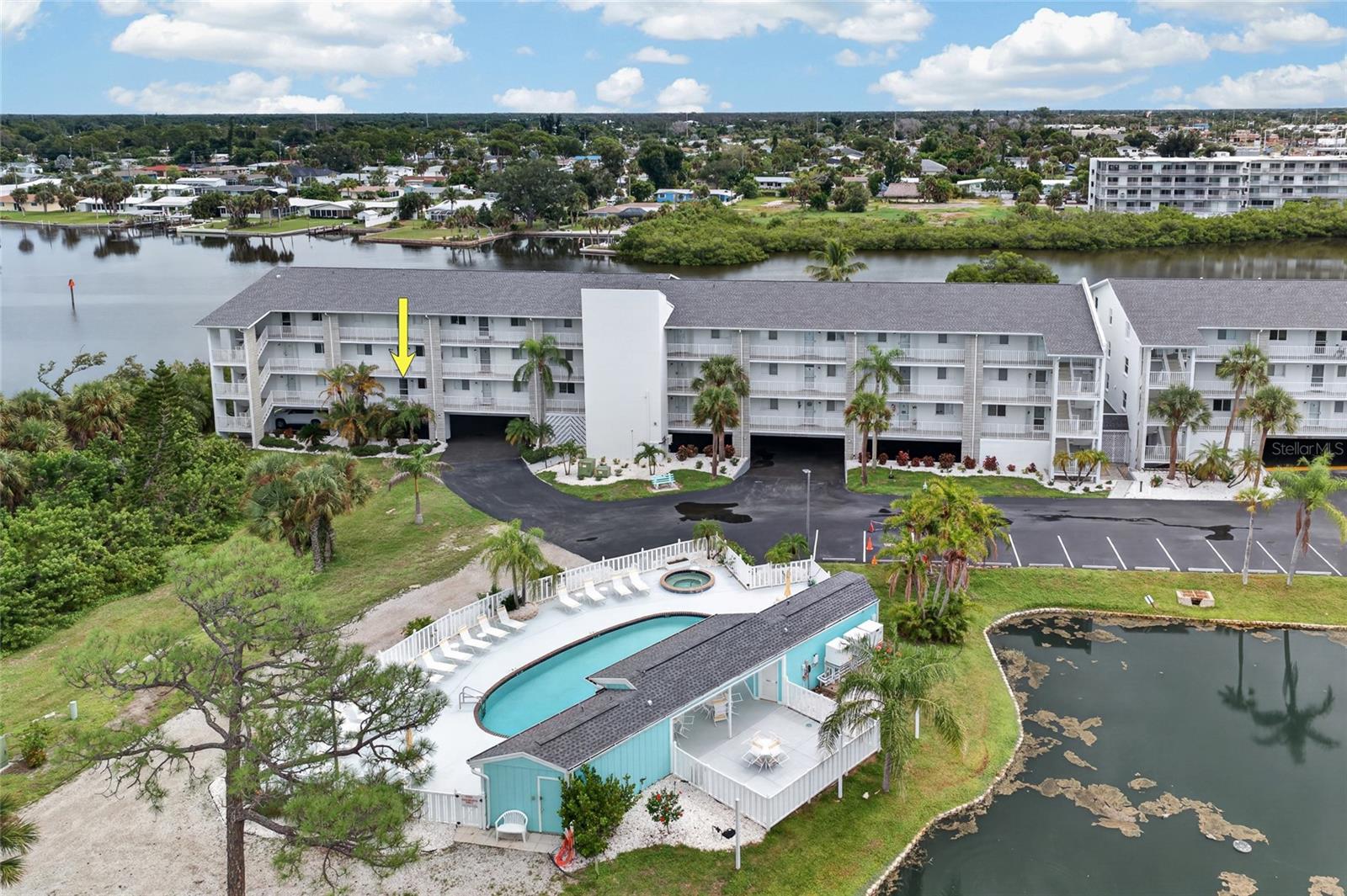 LEMON BAY BREEZES PH 02 BLDG B - Residential
