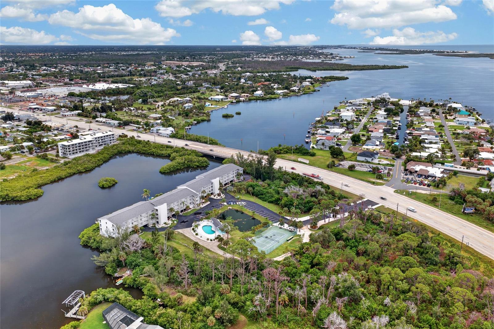 LEMON BAY BREEZES PH 02 BLDG B - Residential
