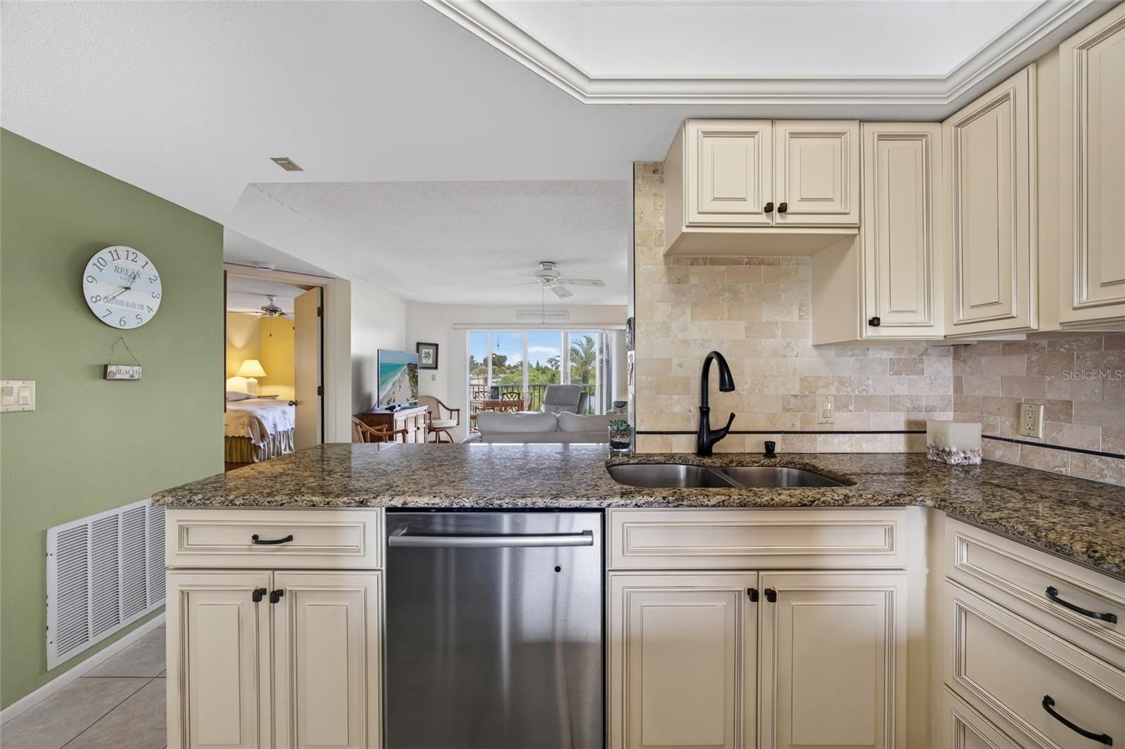 LEMON BAY BREEZES PH 02 BLDG B - Residential