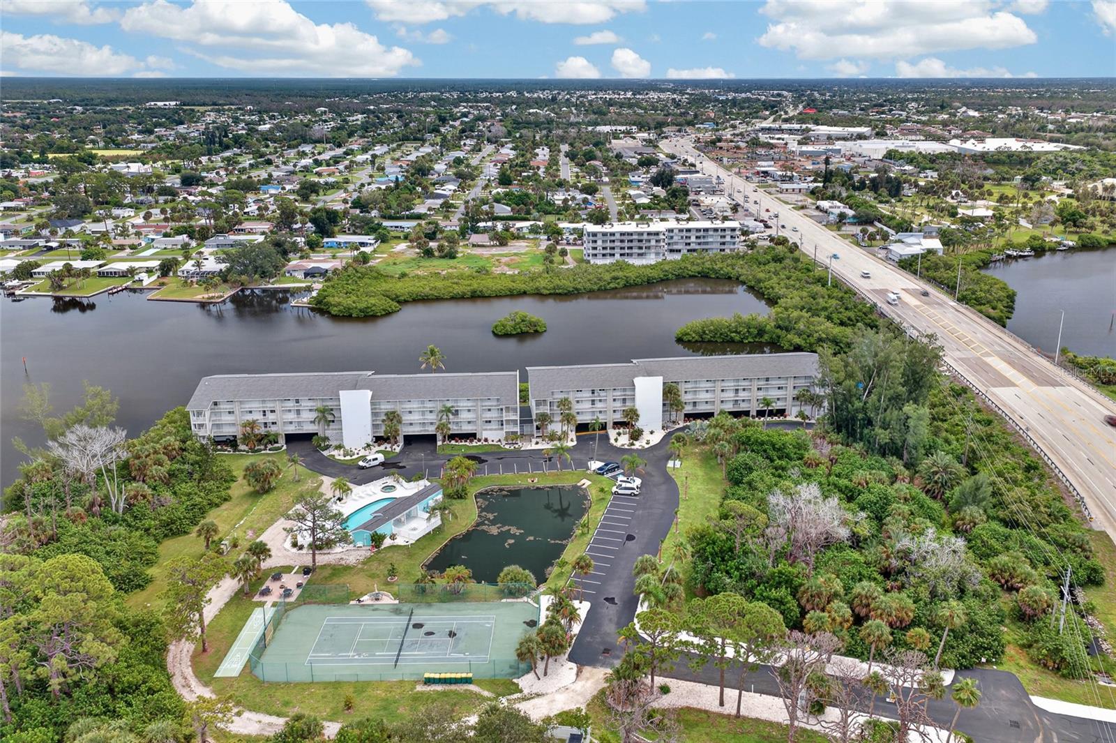 LEMON BAY BREEZES PH 02 BLDG B - Residential