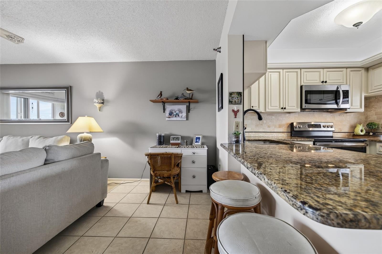LEMON BAY BREEZES PH 02 BLDG B - Residential