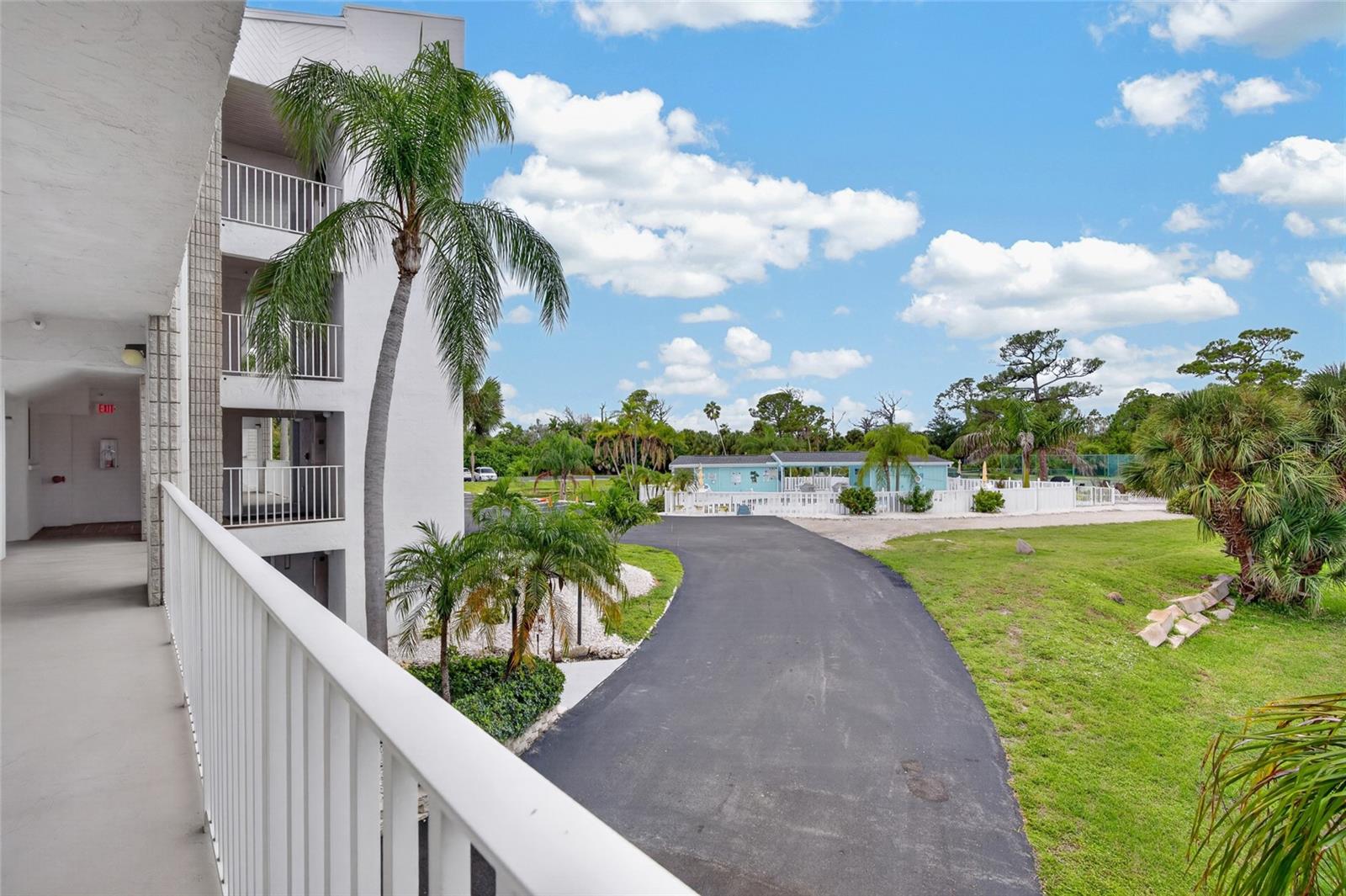 LEMON BAY BREEZES PH 02 BLDG B - Residential