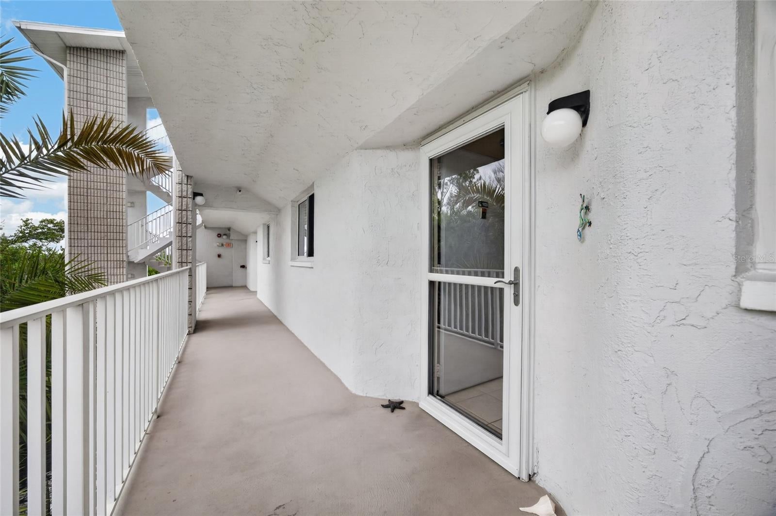 LEMON BAY BREEZES PH 02 BLDG B - Residential