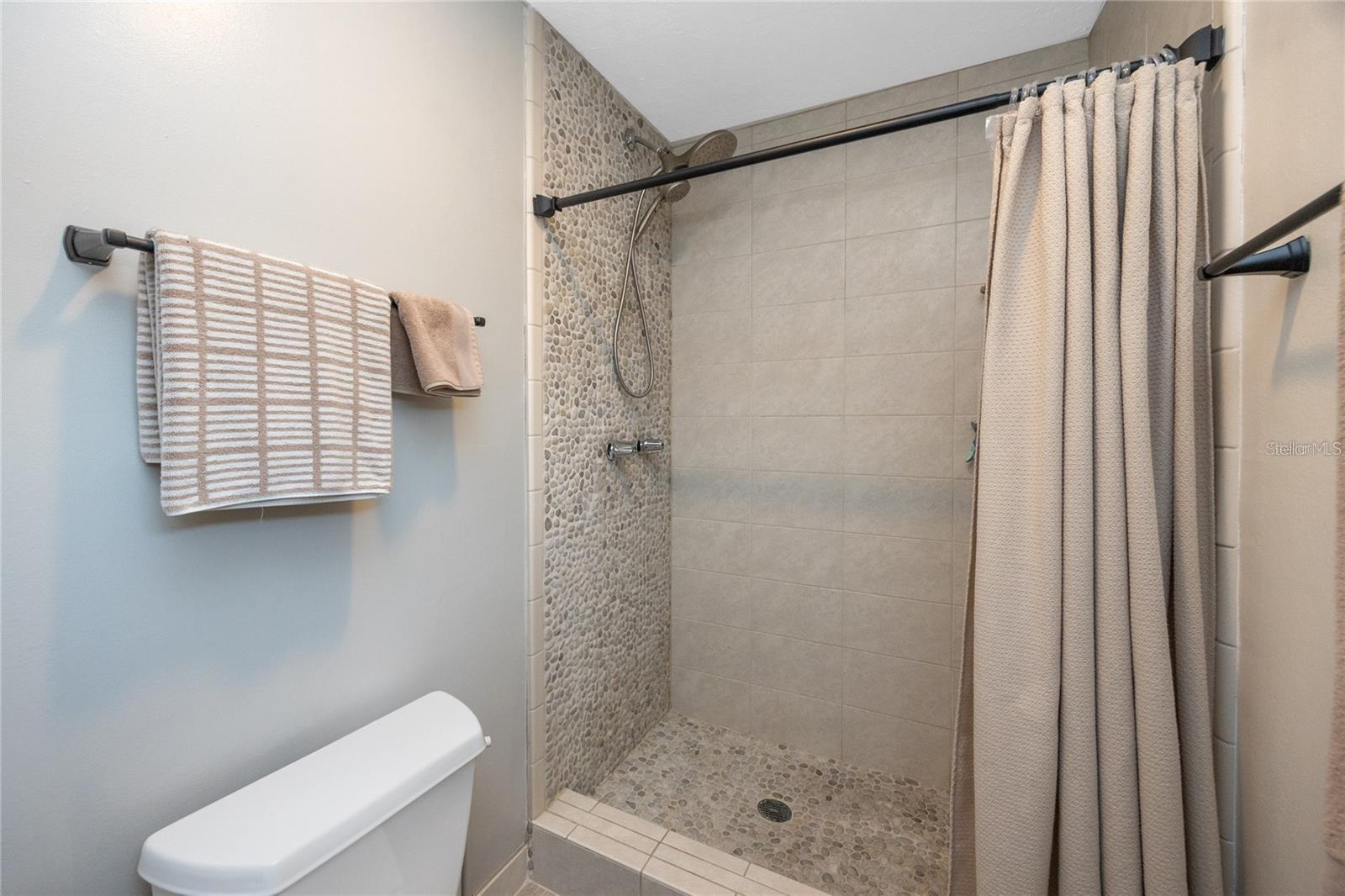 ECHOLS LAKE CARROLL ESTATES 4T - Residential