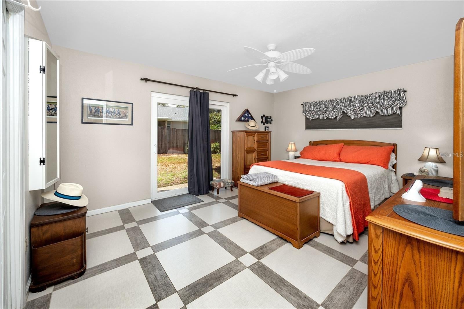 ECHOLS LAKE CARROLL ESTATES 4T - Residential