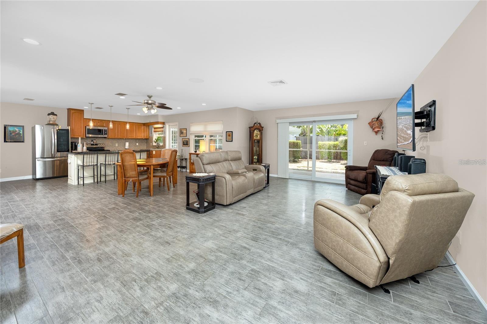 ECHOLS LAKE CARROLL ESTATES 4T - Residential
