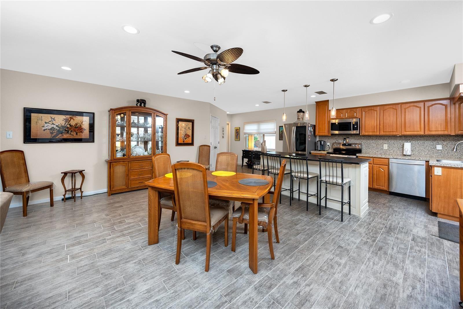 ECHOLS LAKE CARROLL ESTATES 4T - Residential