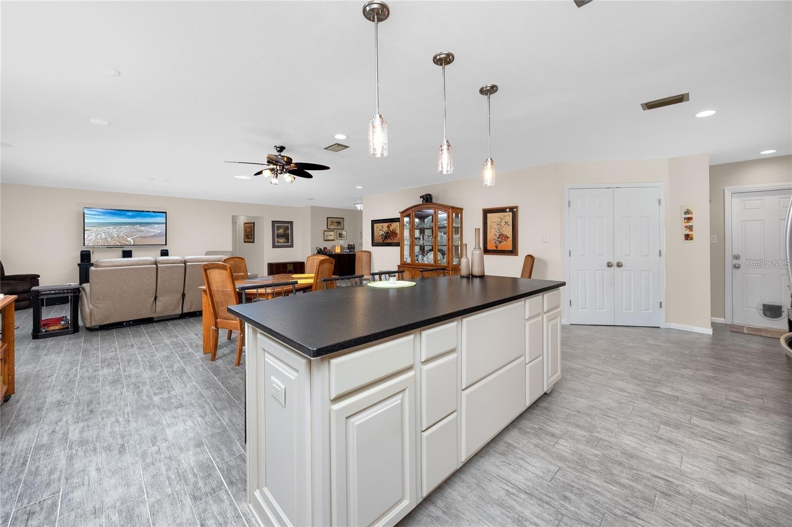 ECHOLS LAKE CARROLL ESTATES 4T - Residential