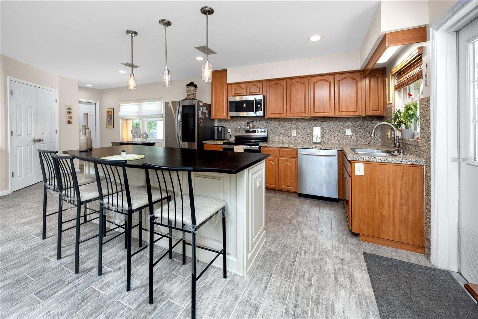 ECHOLS LAKE CARROLL ESTATES 4T - Residential