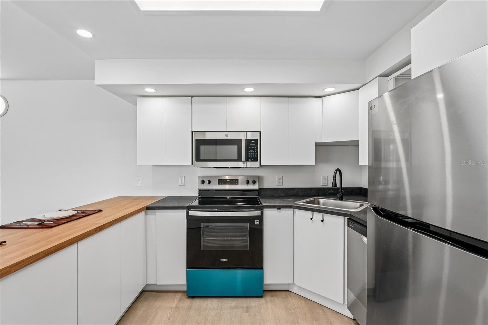 RALEIGH HOUSE OF PORT CHARLOTTE - Residential