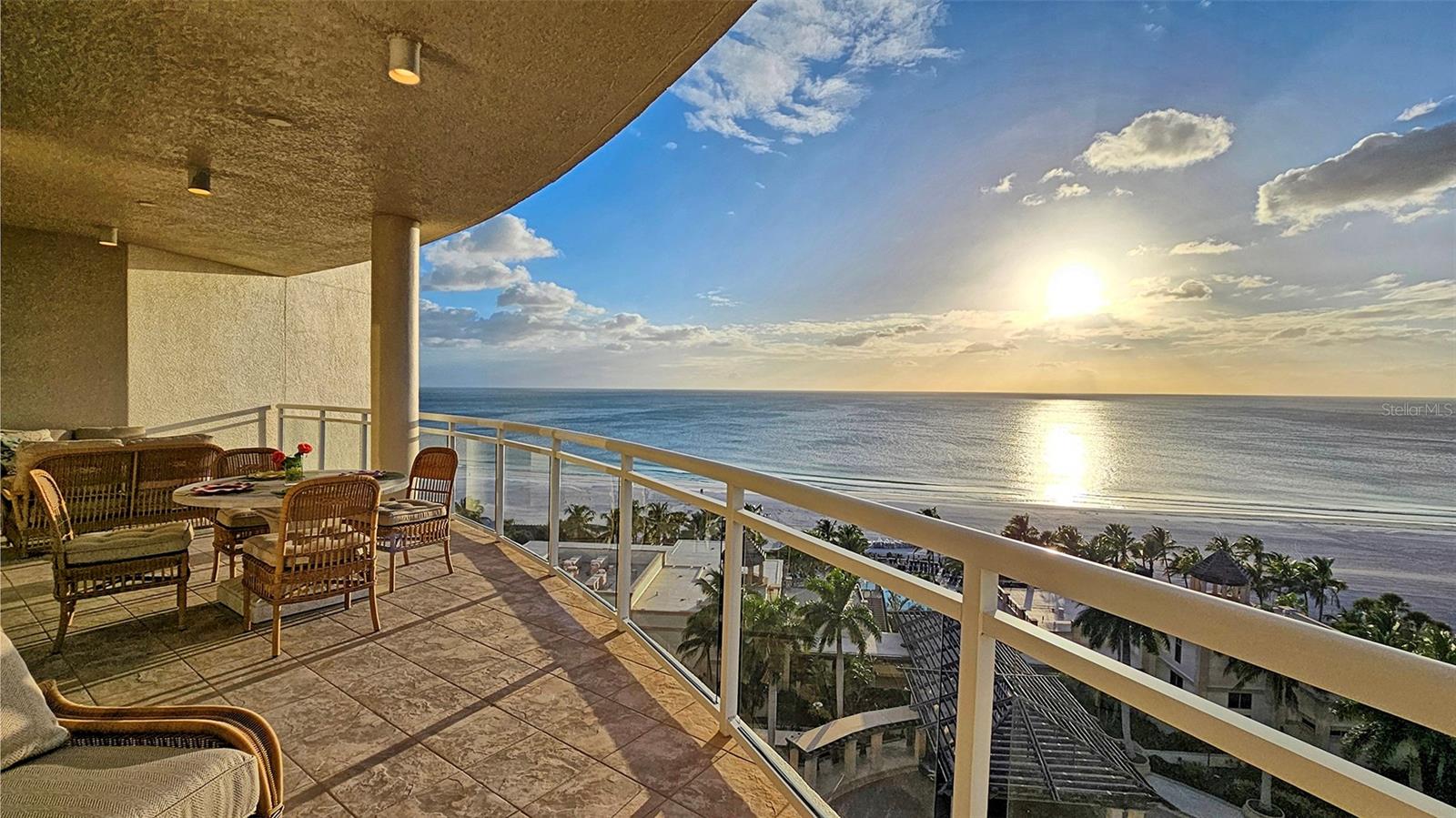 THE BEACH RESIDENCES - Residential