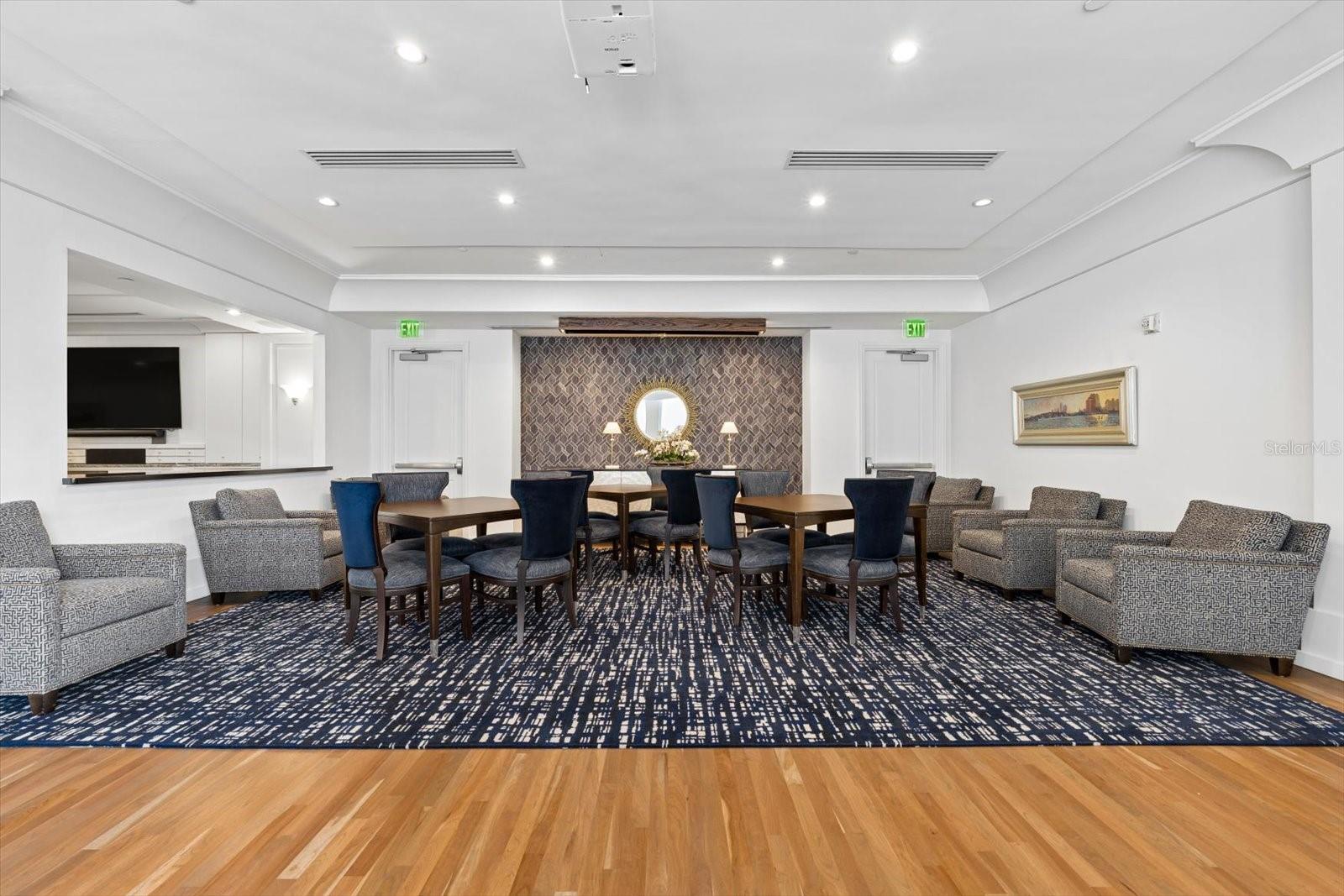 1350 MAIN RESIDENTIAL - Residential
