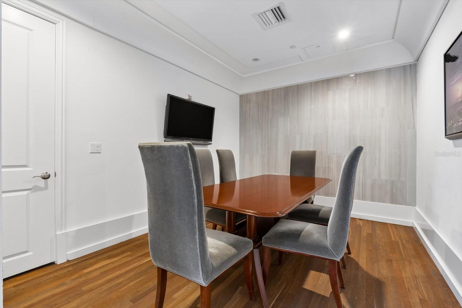 1350 MAIN RESIDENTIAL - Residential