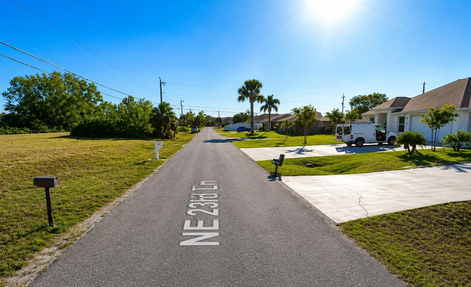 CAPE CORAL - Land