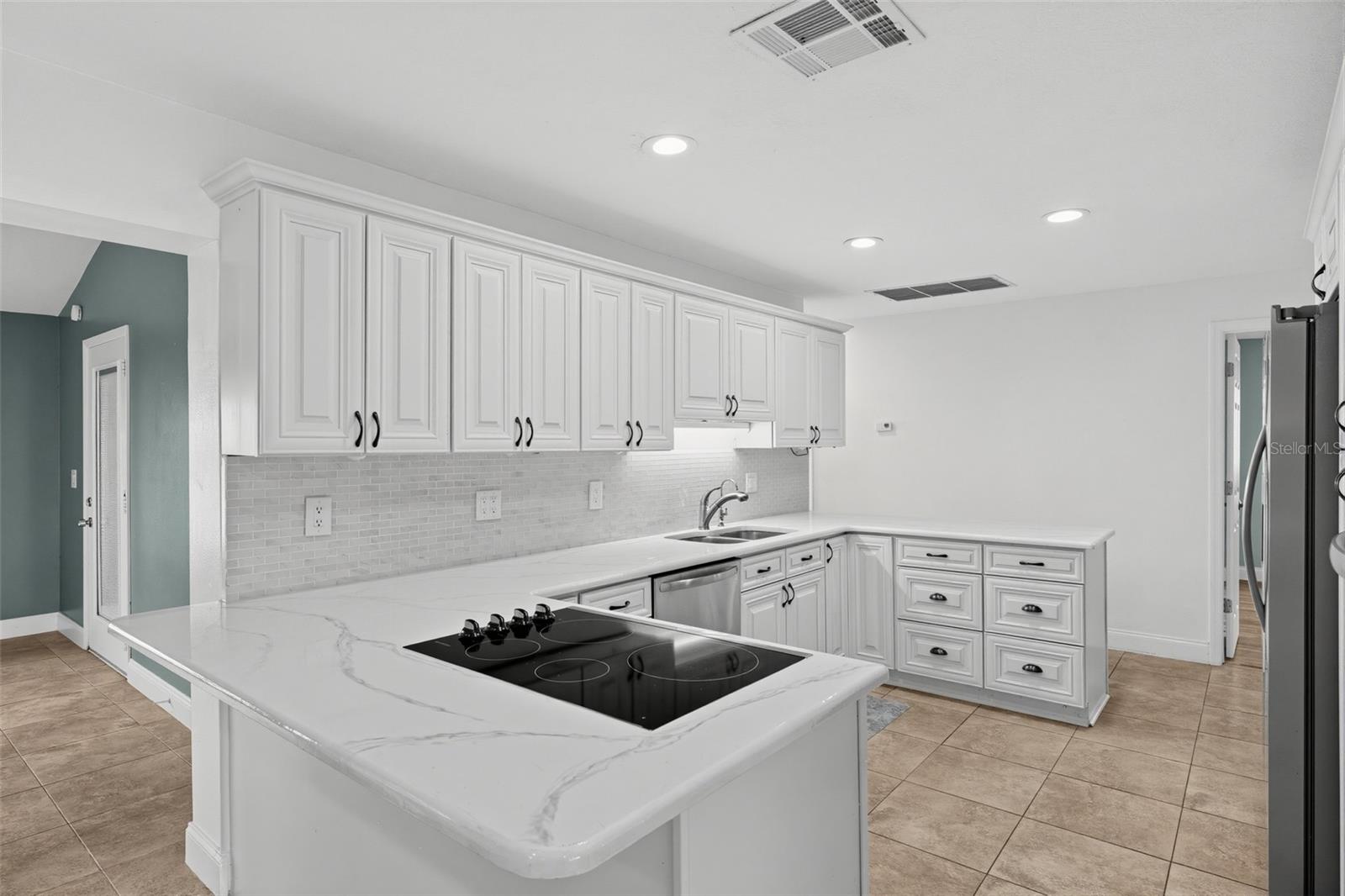 SUN N LAKES - Residential