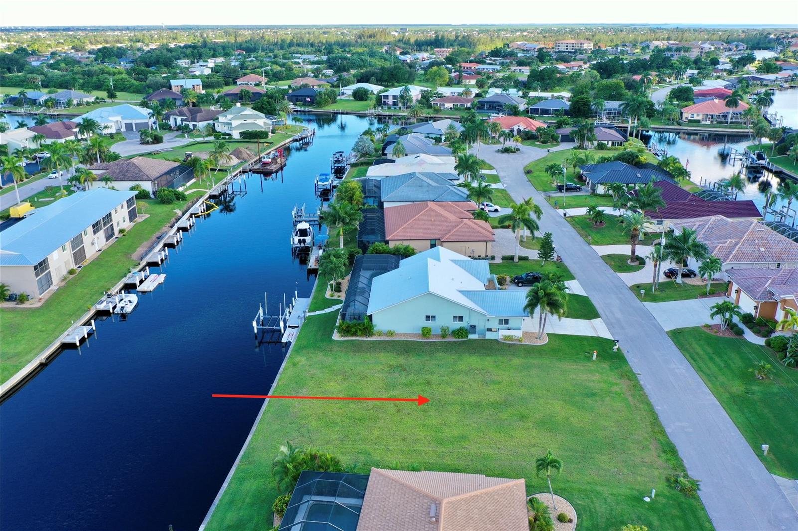PUNTA GORDA ISLES SEC 07 - Land