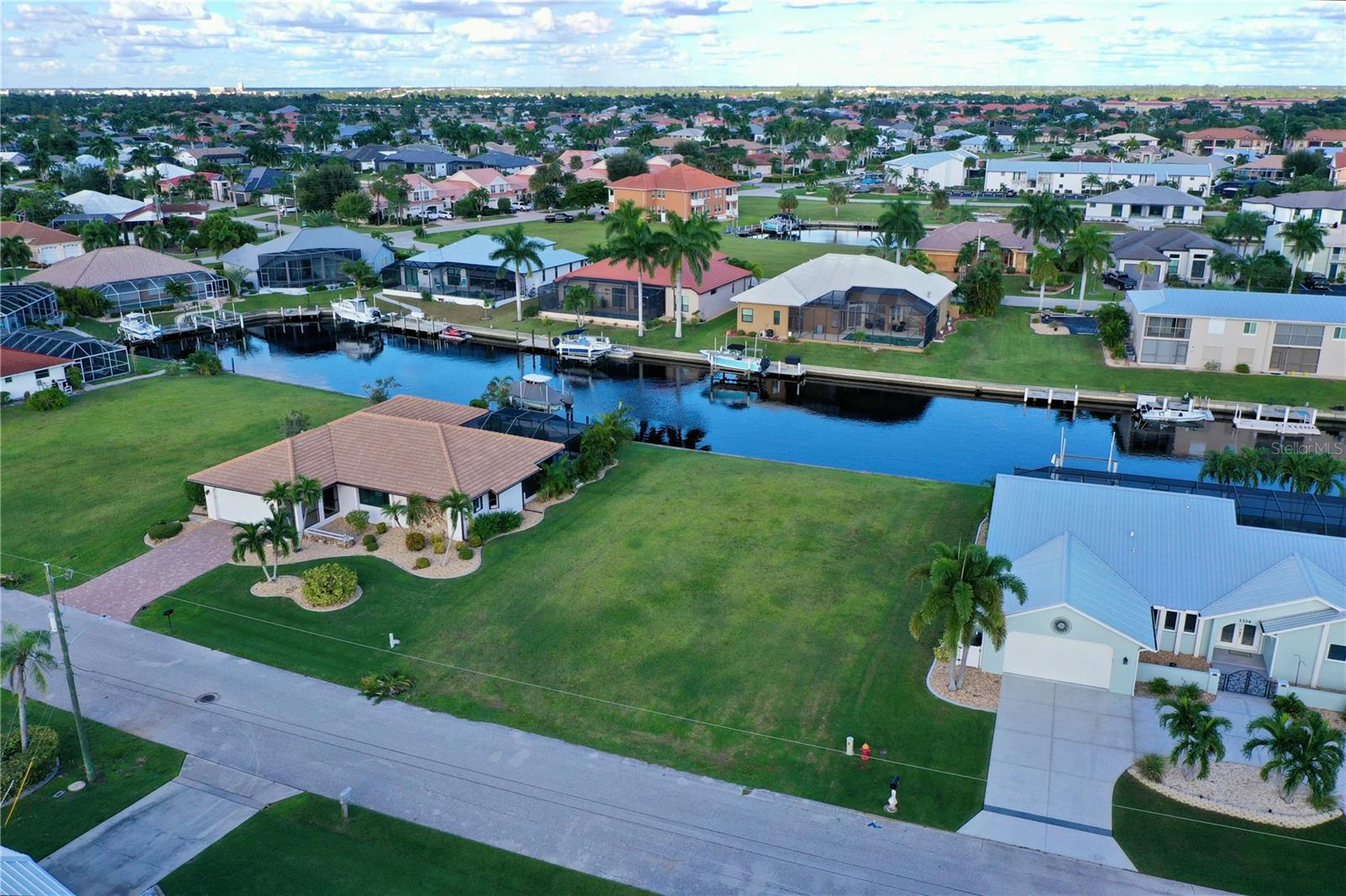 PUNTA GORDA ISLES SEC 07 - Land
