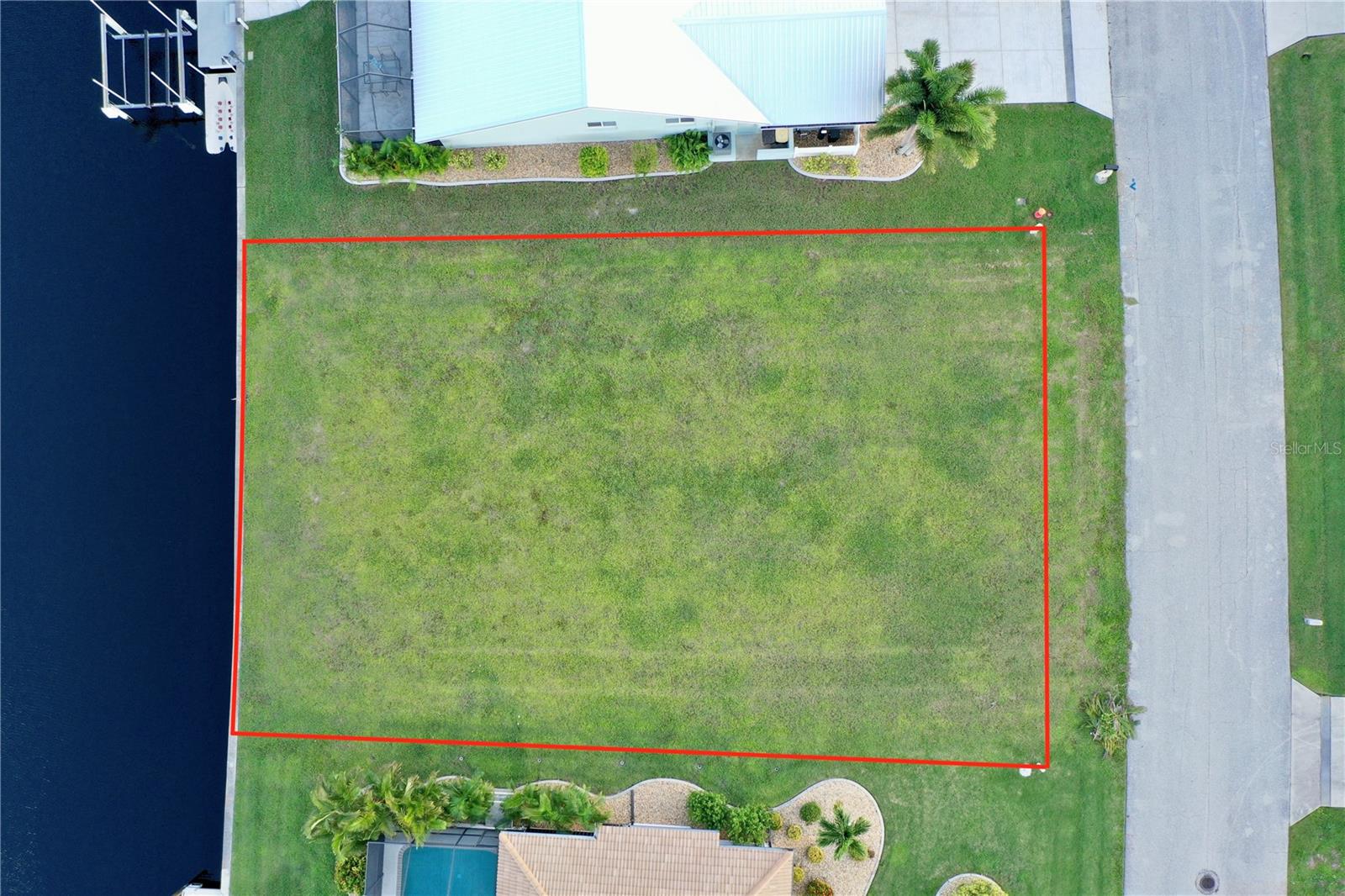PUNTA GORDA ISLES SEC 07 - Land