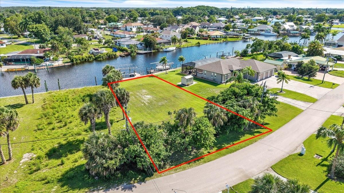 FT MYERS SHORES - Land