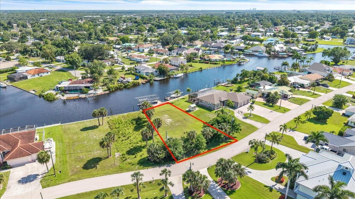 FT MYERS SHORES - Land