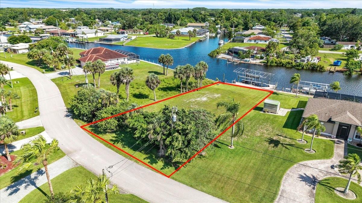 FT MYERS SHORES - Land