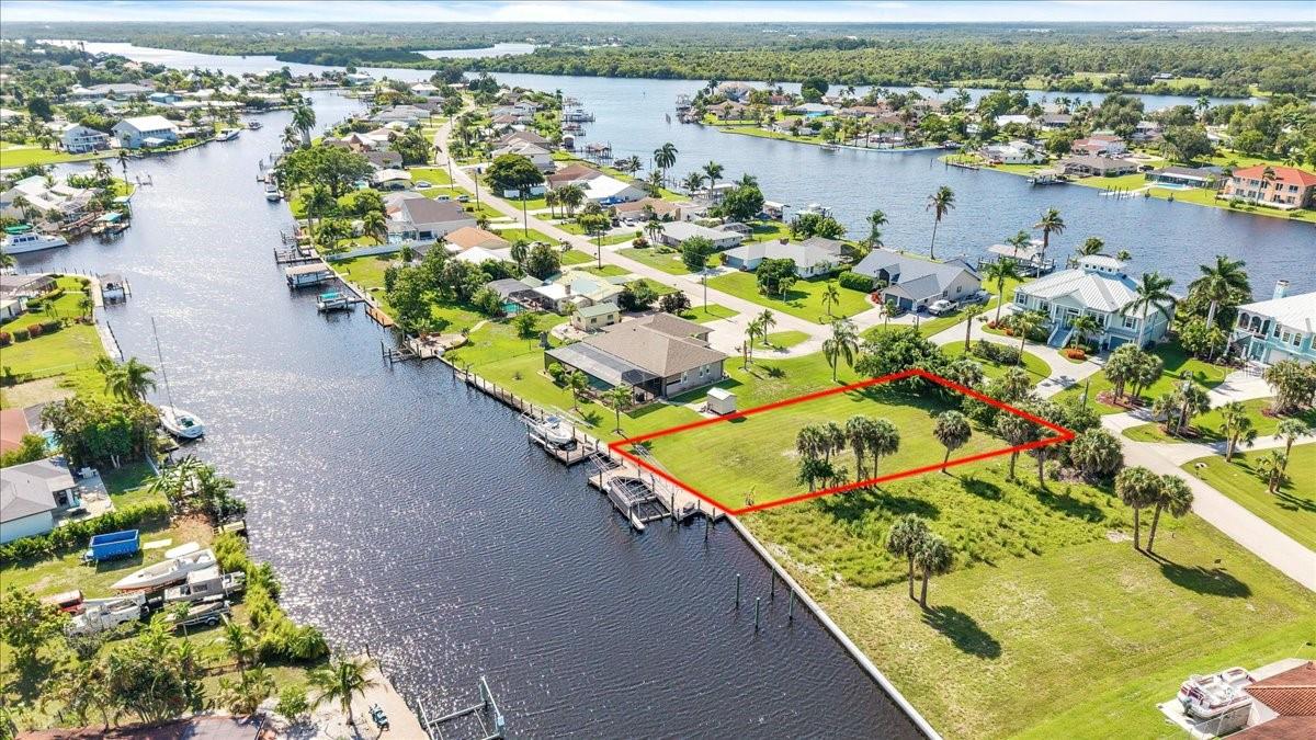 FT MYERS SHORES - Land