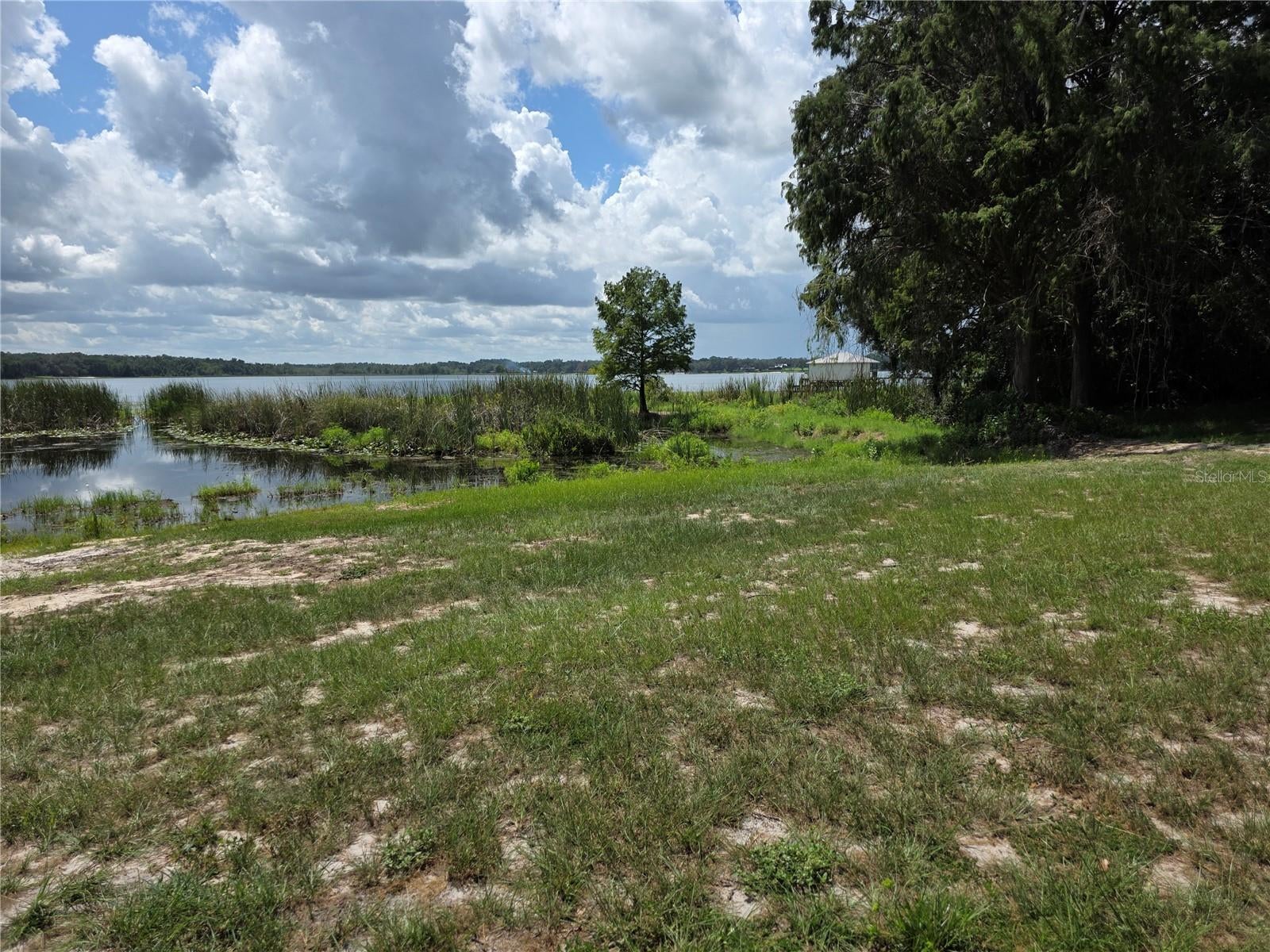 LAKE HAVEN - Land
