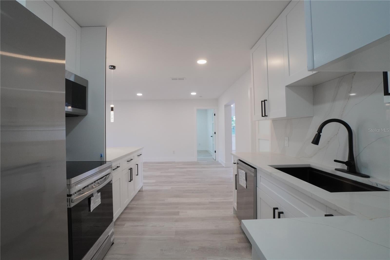 SOUTH VENICE - Residential