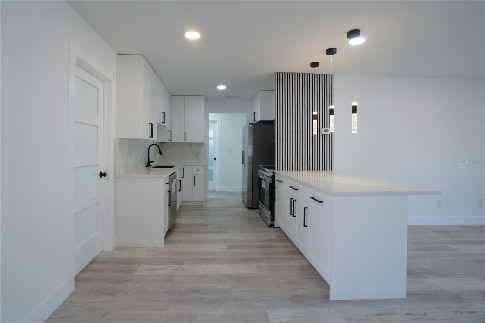 SOUTH VENICE - Residential