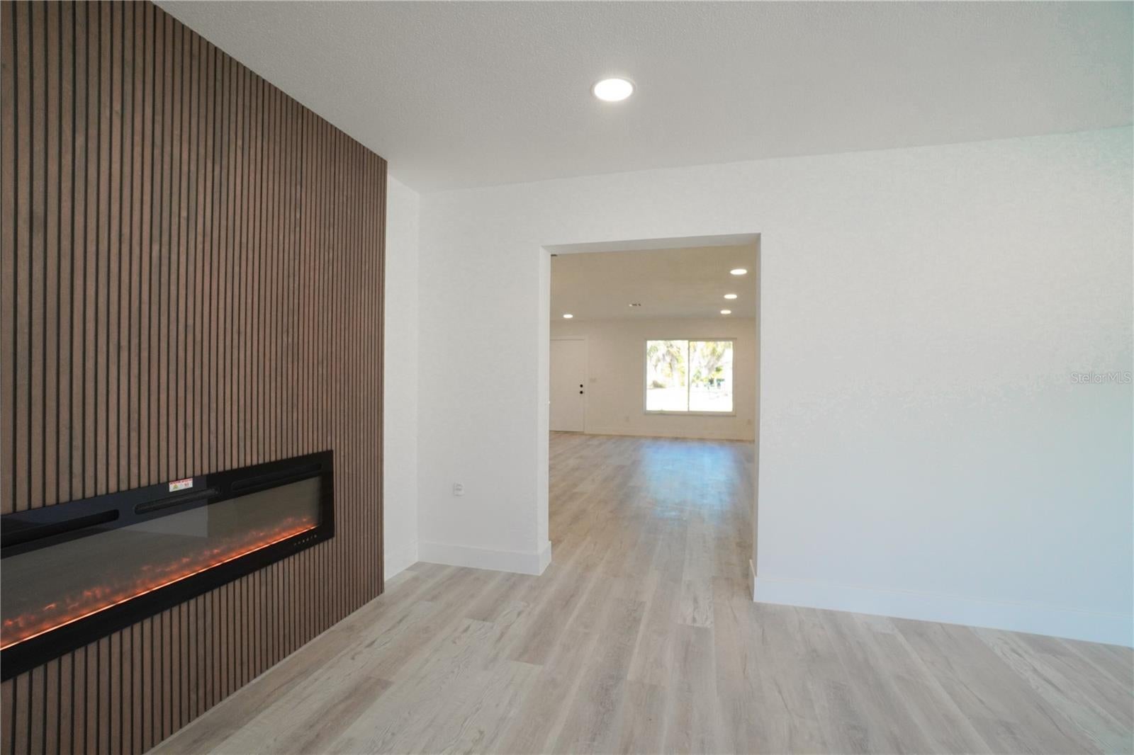 SOUTH VENICE - Residential