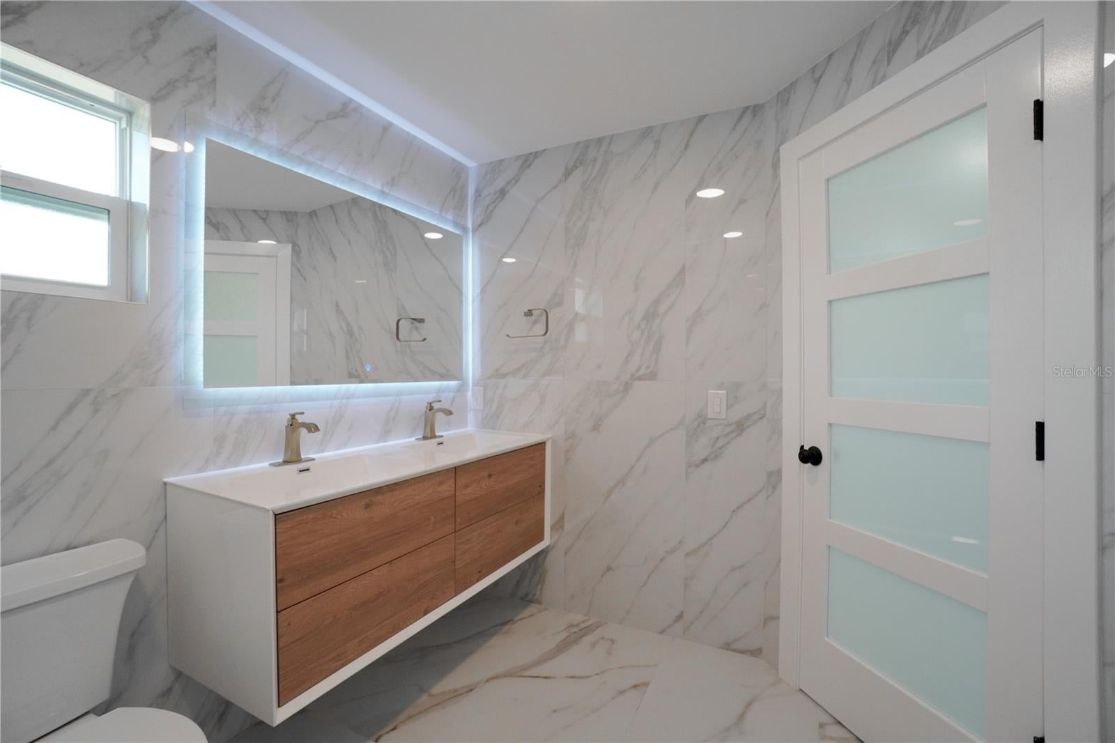 SOUTH VENICE - Residential