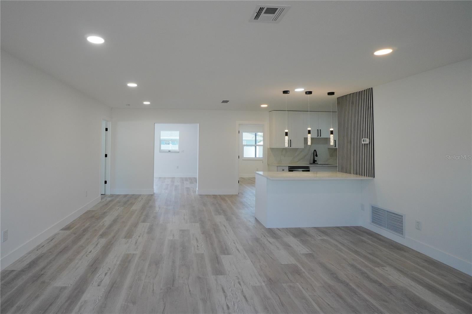 SOUTH VENICE - Residential