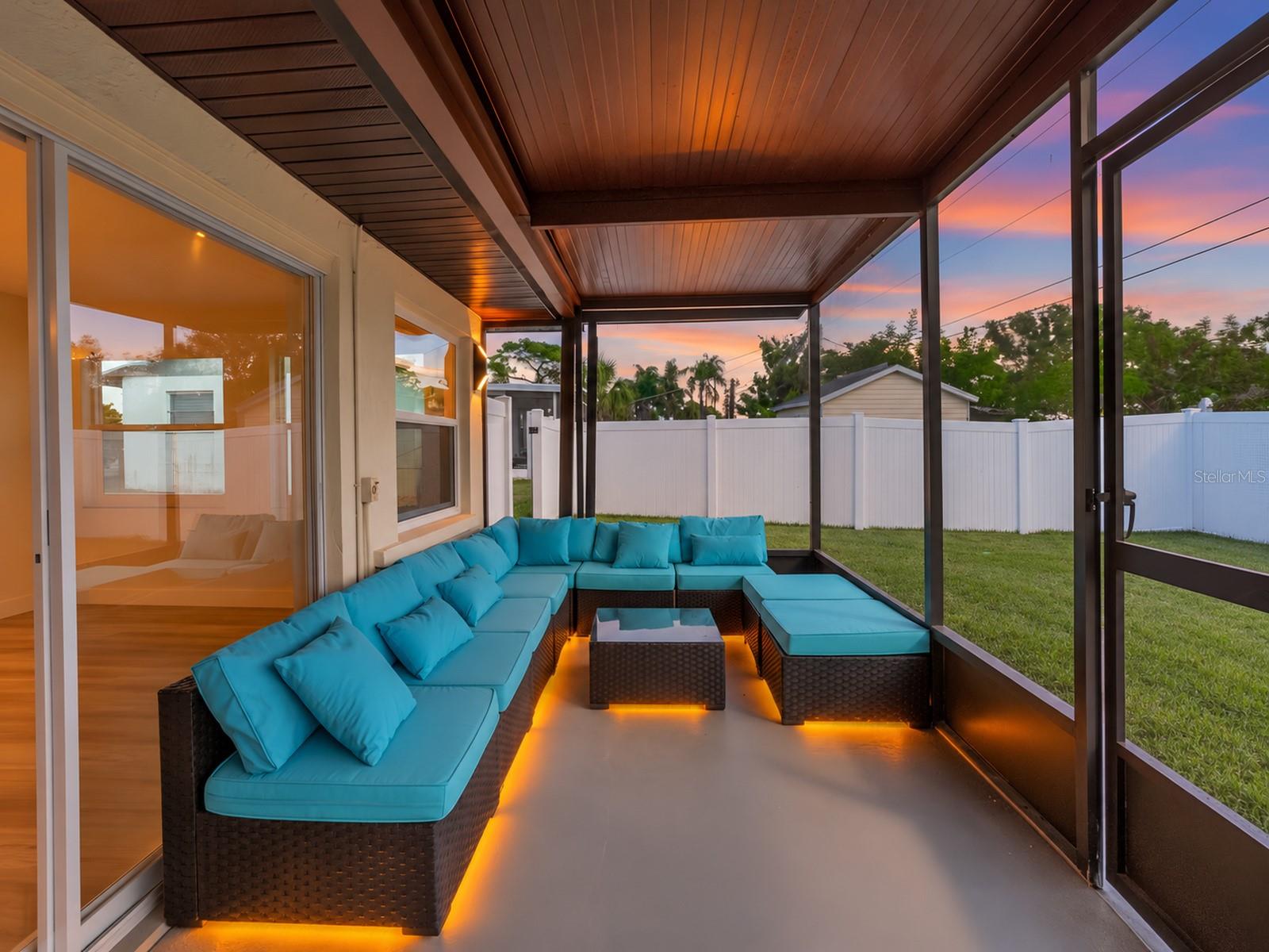 SOUTH VENICE - Residential