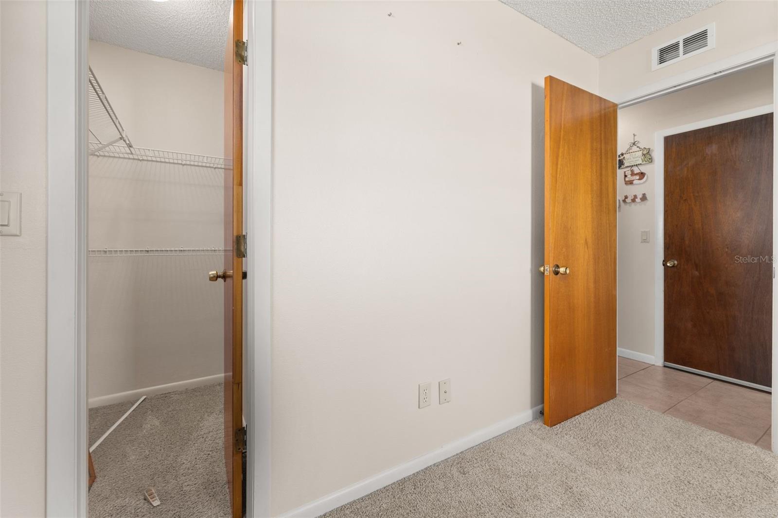 LEISURE LAKES SEC 01 - Residential