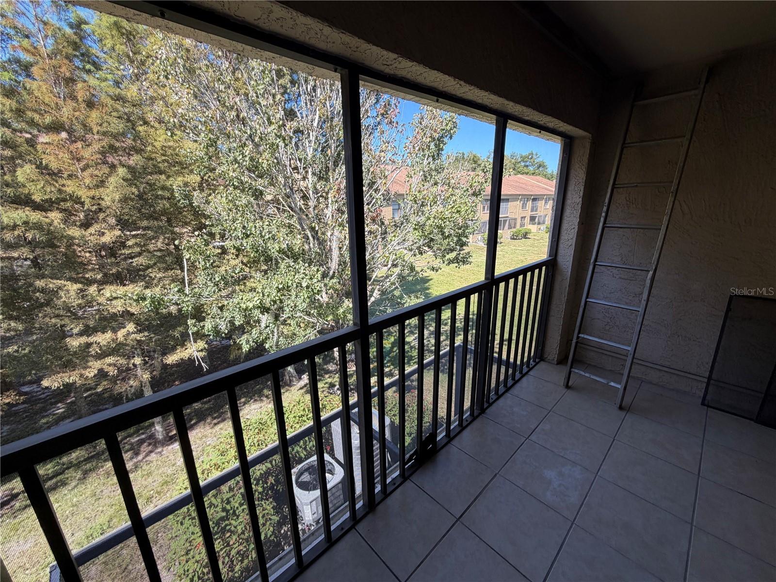 RIVER OAKS CONDO III - Residential