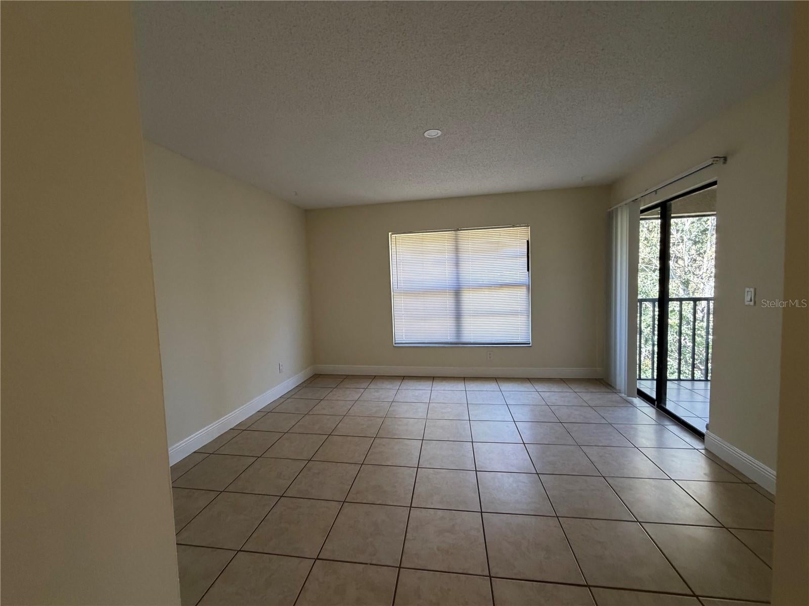 RIVER OAKS CONDO III - Residential