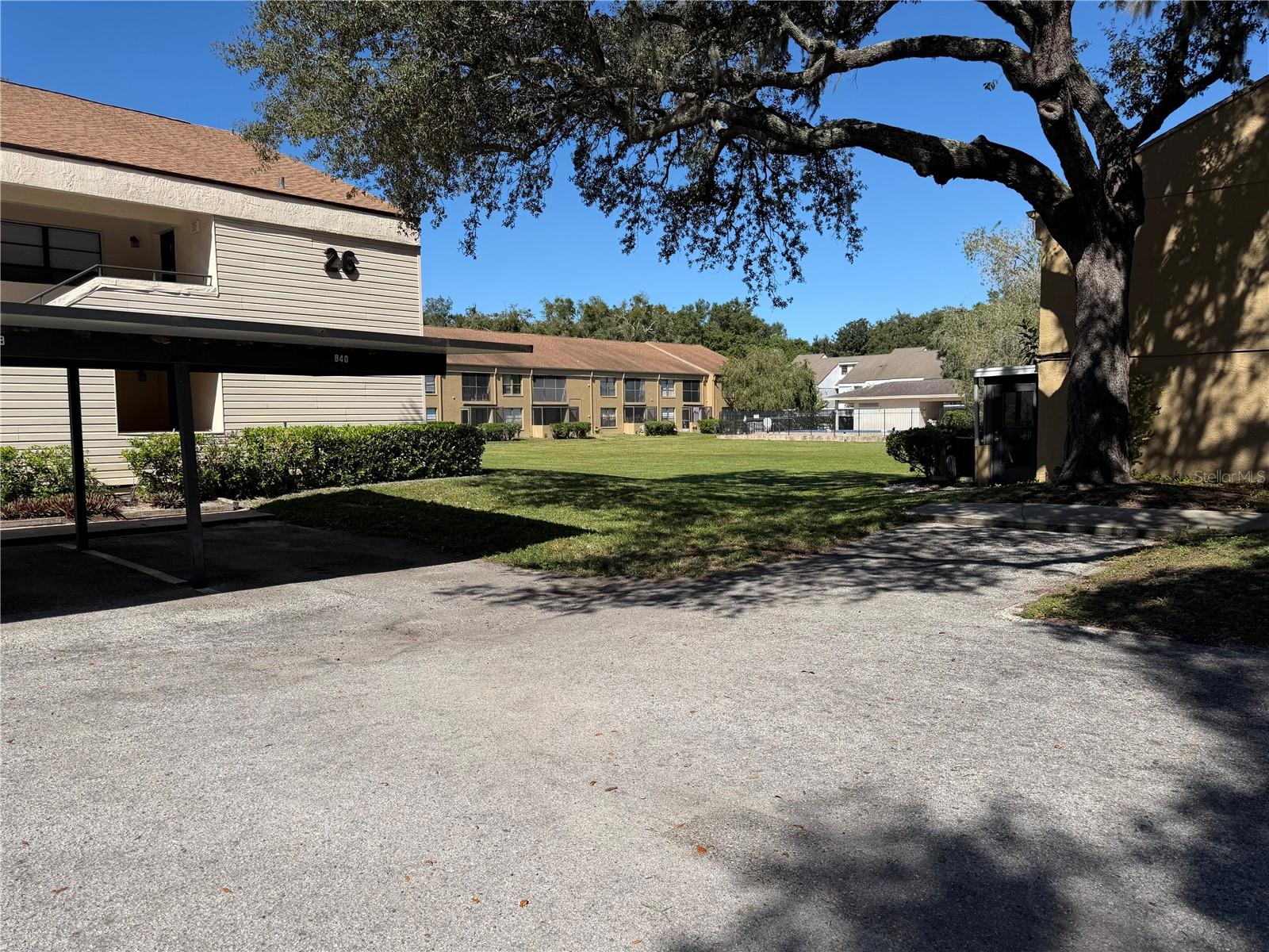 RIVER OAKS CONDO III - Residential