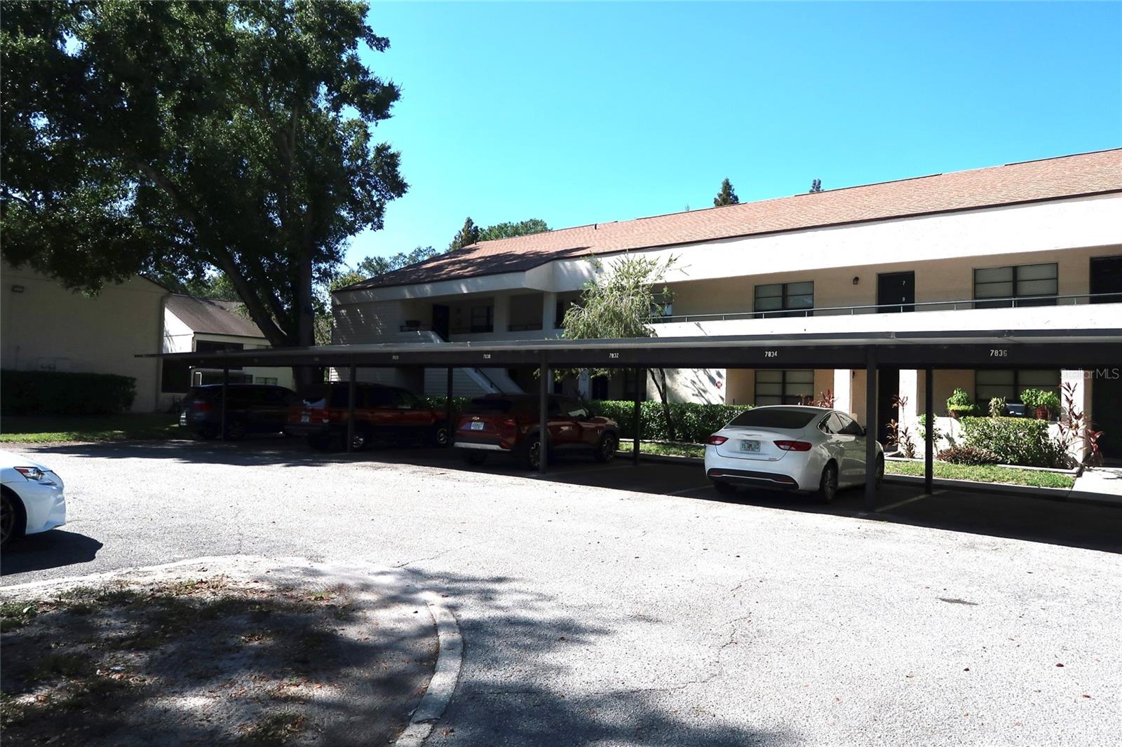 RIVER OAKS CONDO III - Residential