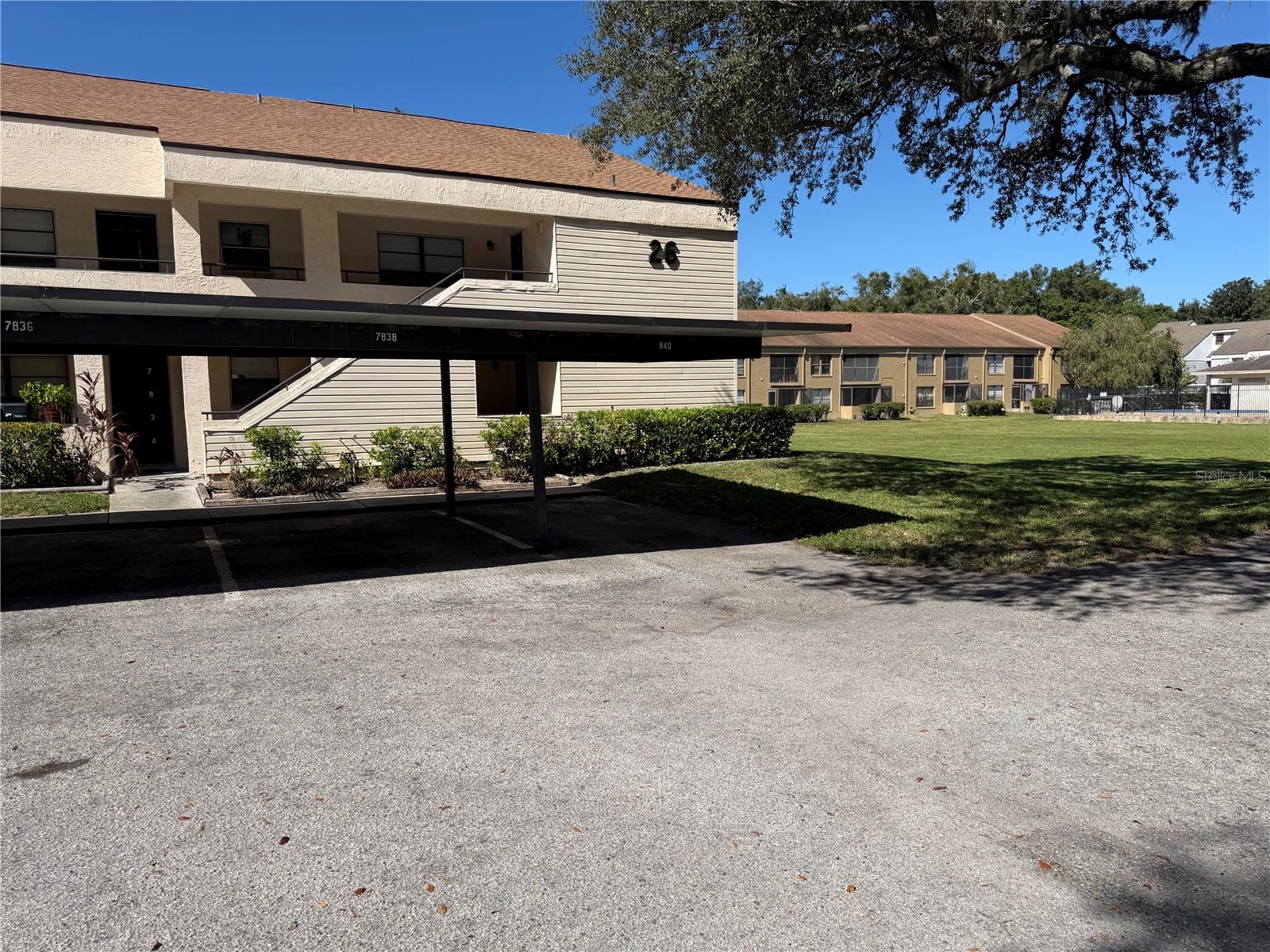 RIVER OAKS CONDO III - Residential