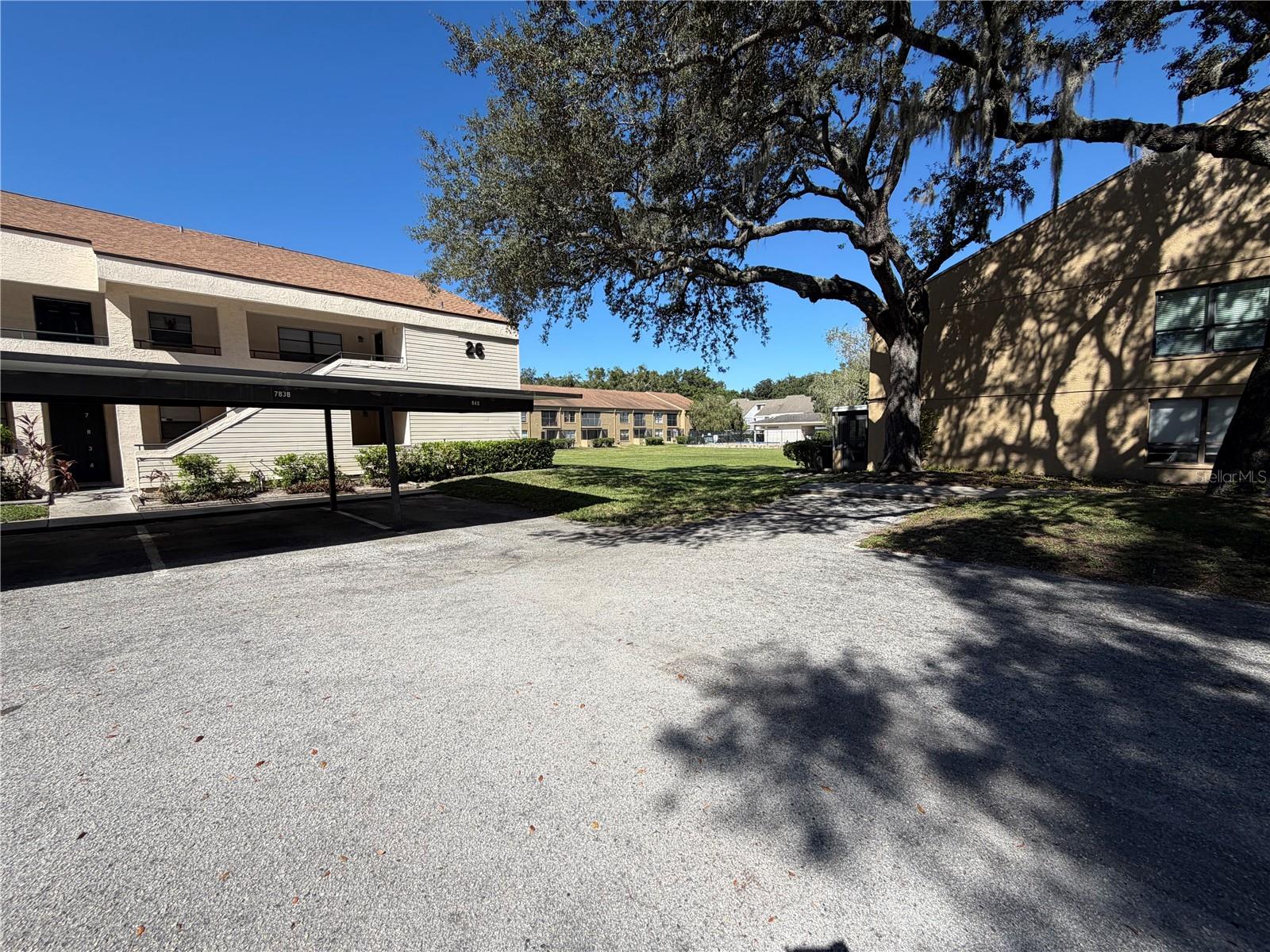 RIVER OAKS CONDO III - Residential