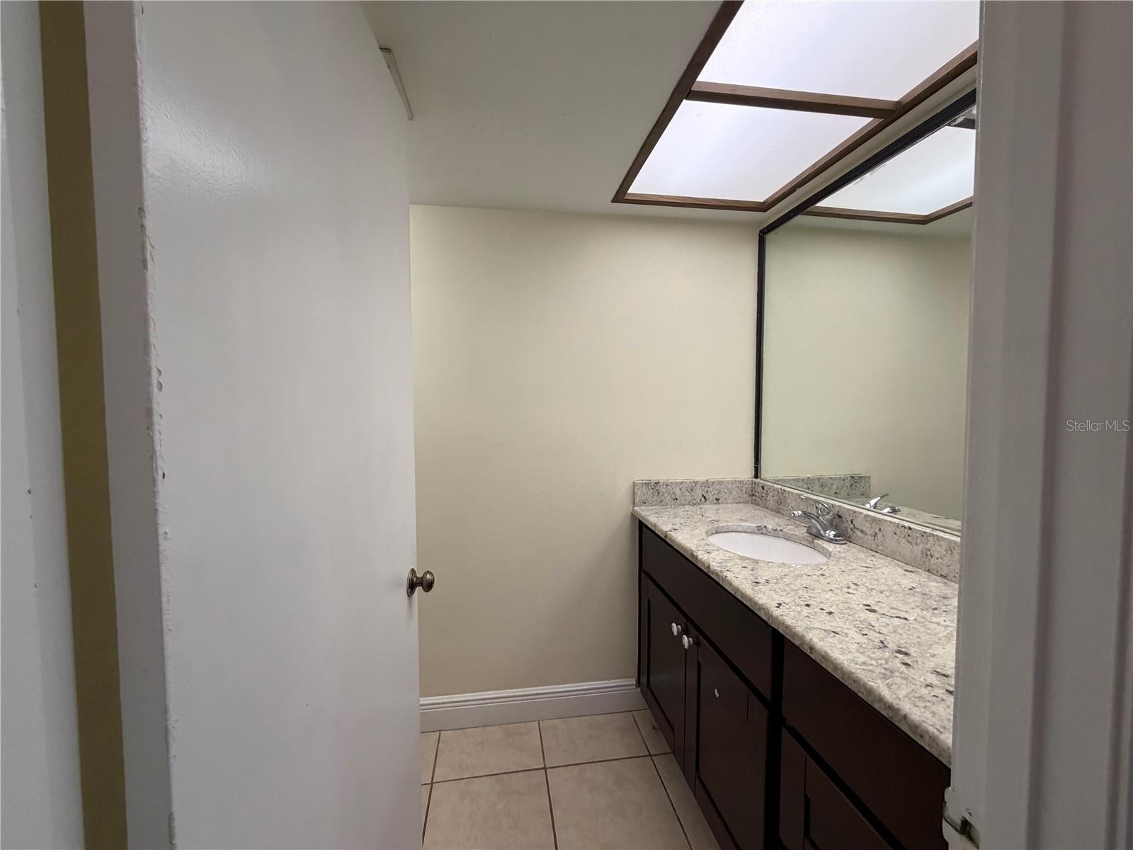 RIVER OAKS CONDO III - Residential