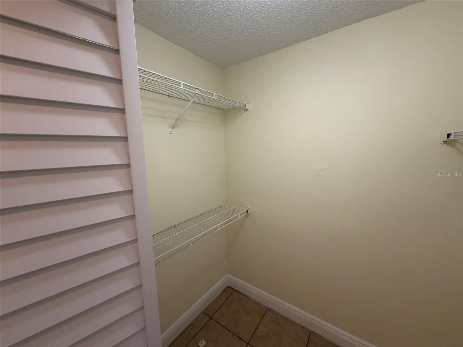 RIVER OAKS CONDO III - Residential