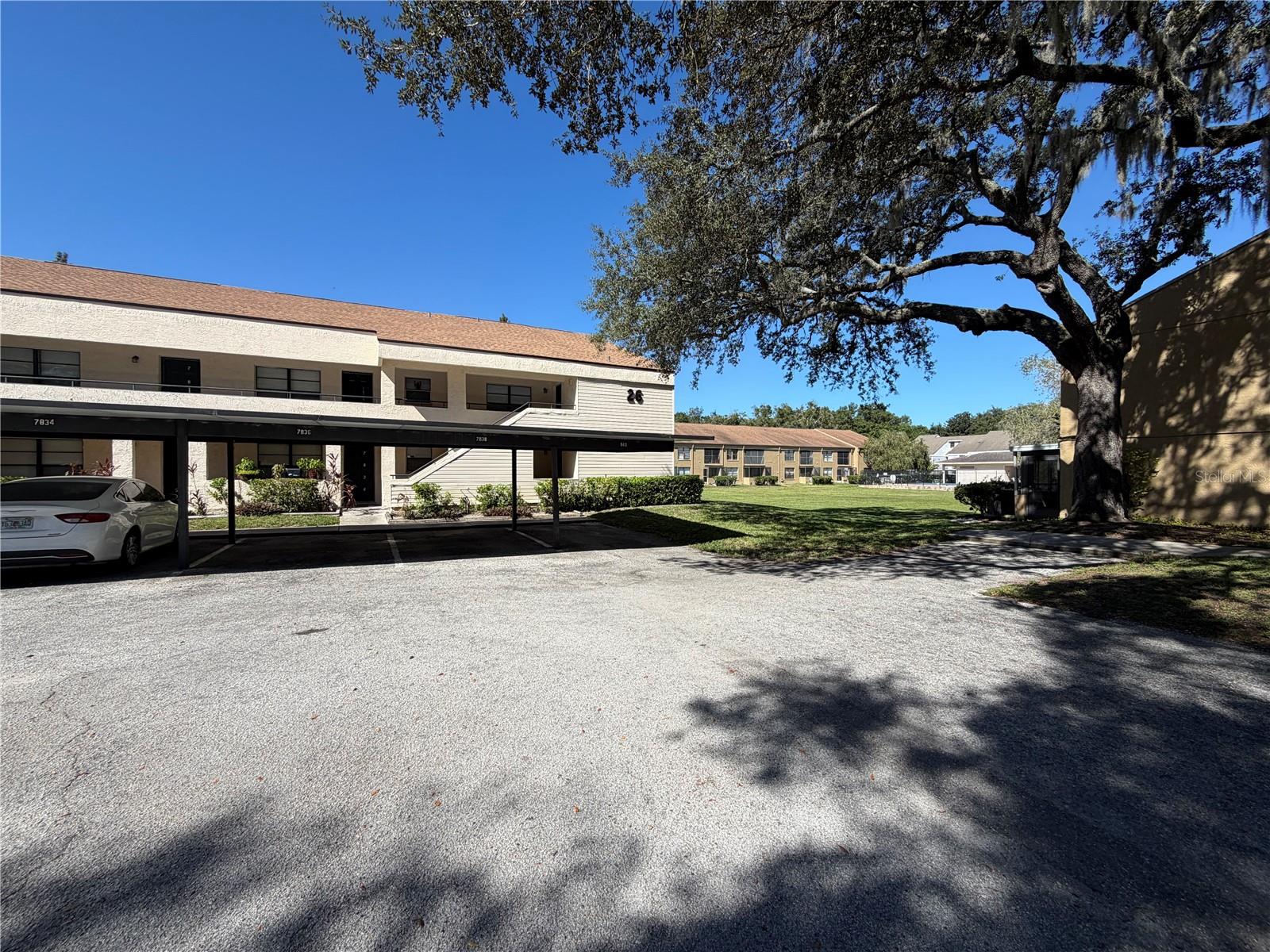 RIVER OAKS CONDO III - Residential