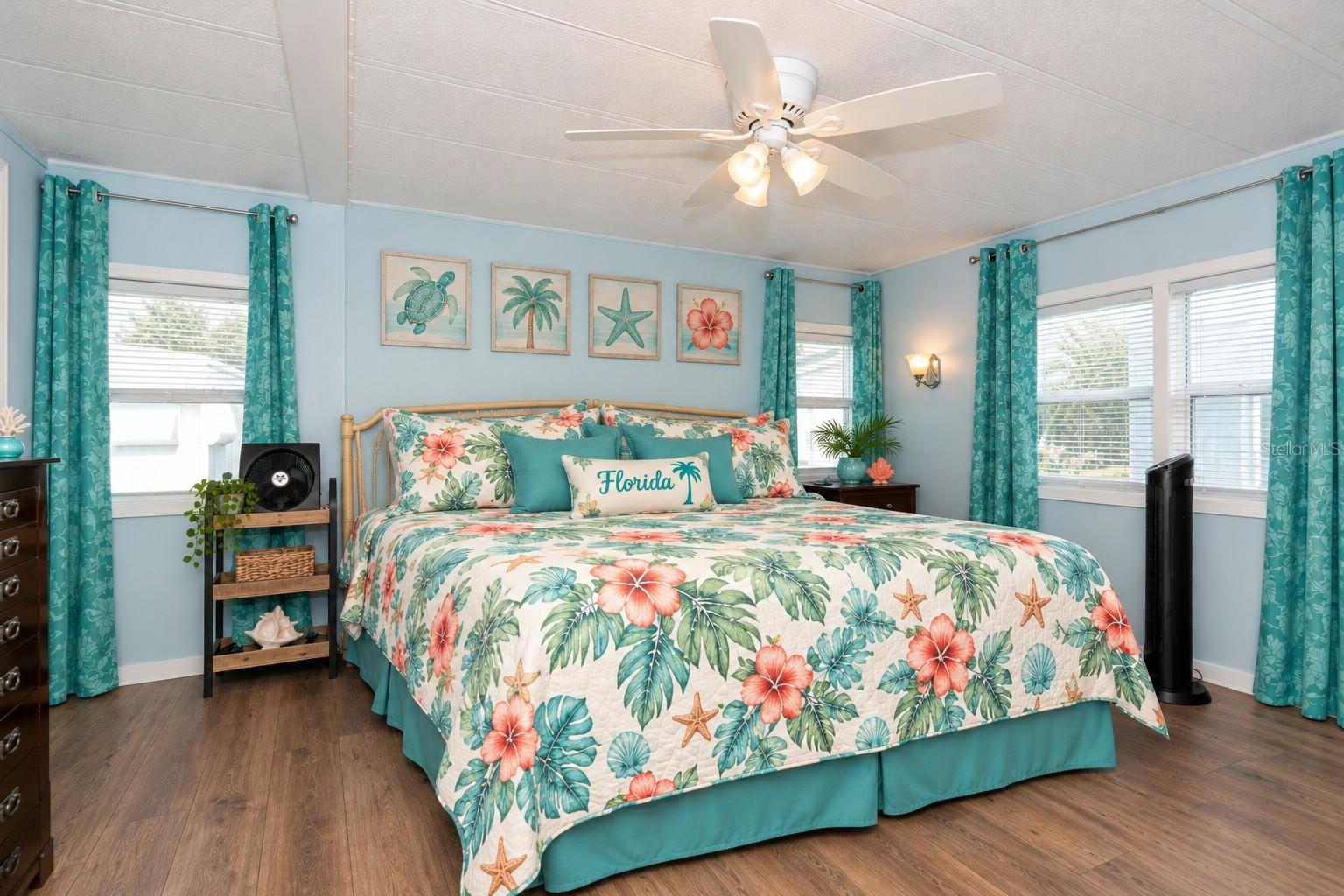 OAKWOOD MANOR - Residential