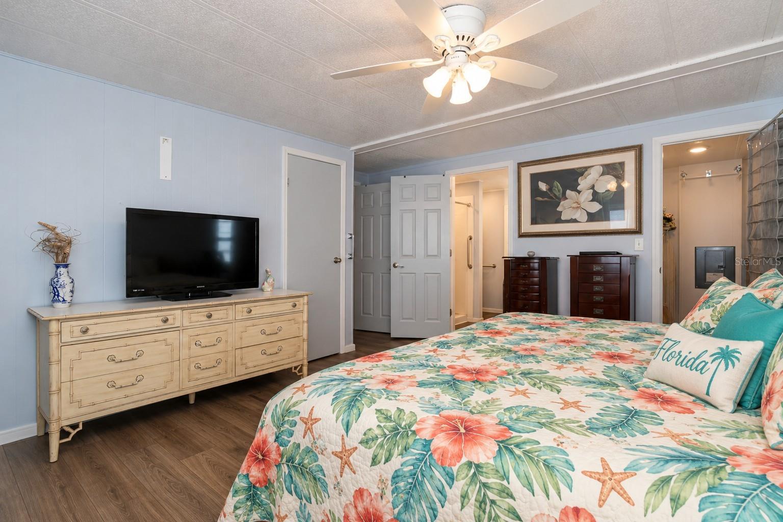 OAKWOOD MANOR - Residential