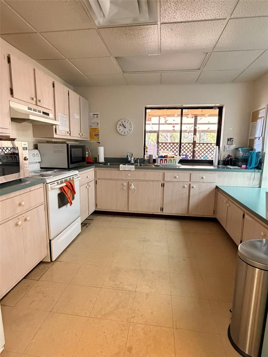 ACREAGE & UNREC - Commercial Sale